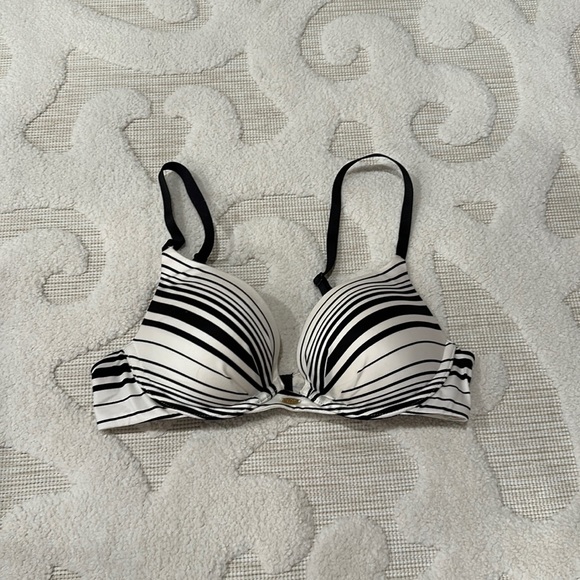 Victoria's Secret Other - Victoria’s Secret fabulous bra